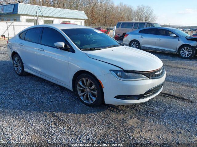  Salvage Chrysler 200