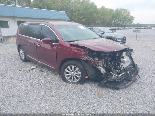  Salvage Chrysler Pacifica