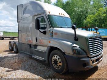  Salvage Freightliner Cascadia 125