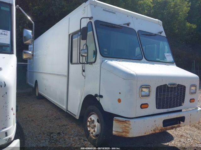 Salvage Freightliner Chassis