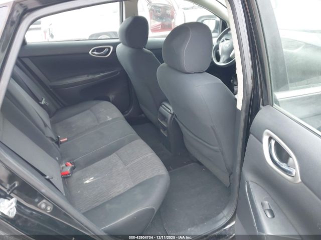 Nissan Sentra Image 11