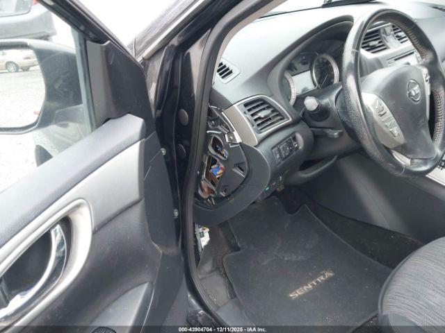 Nissan Sentra Image 10