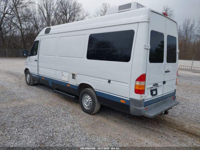 Freightliner Sprinter Image 4