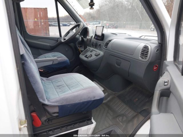 Freightliner Sprinter Image 5