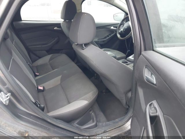 Ford Focus Se Image 8