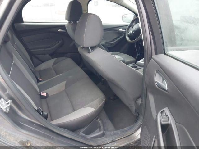 Ford Focus Se Image 8