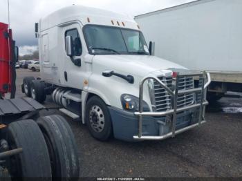 2019 Freightliner Cascadia 125 3AKJGLDV5KS******