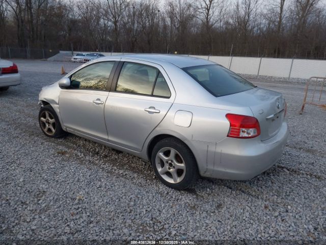 Toyota Yaris Image 12